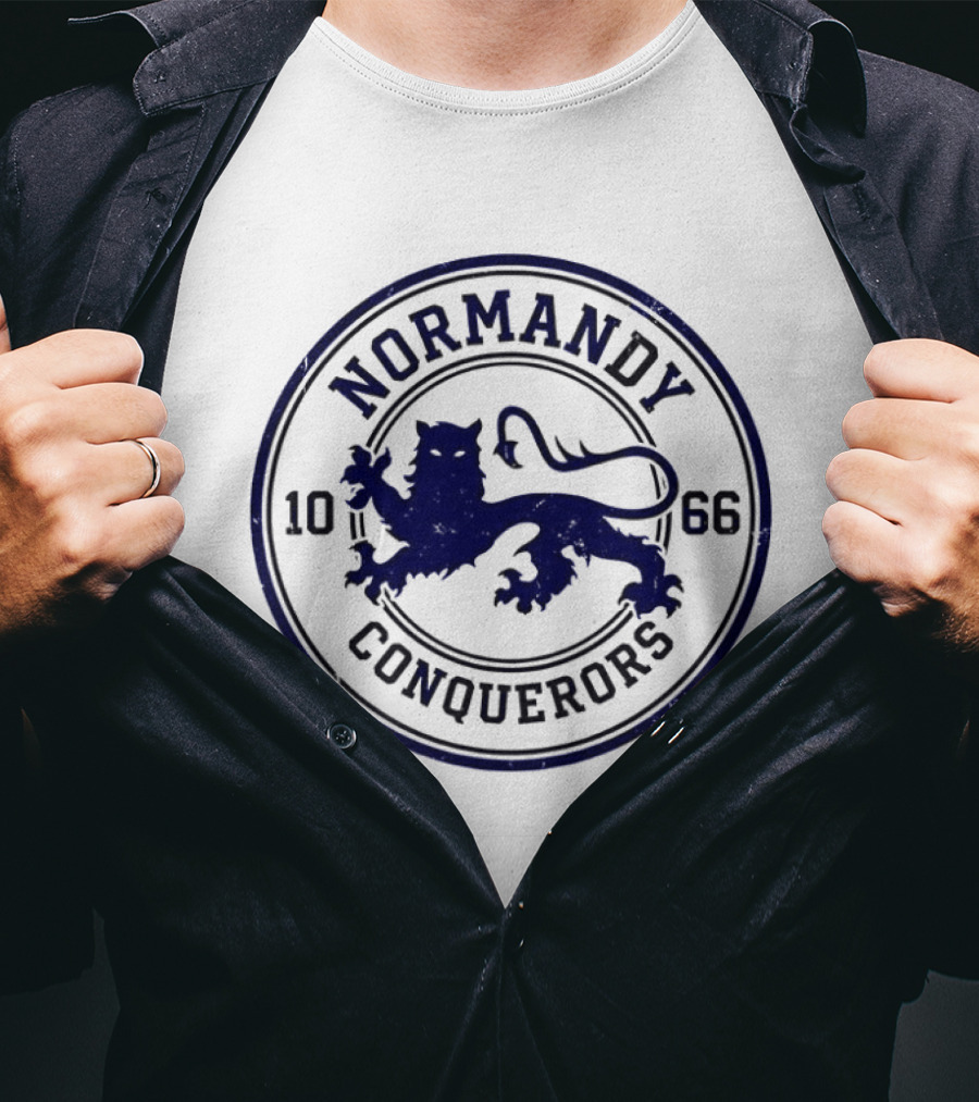 Normandy Conquerors 1066 Lion Emblem England History T-Shirt
