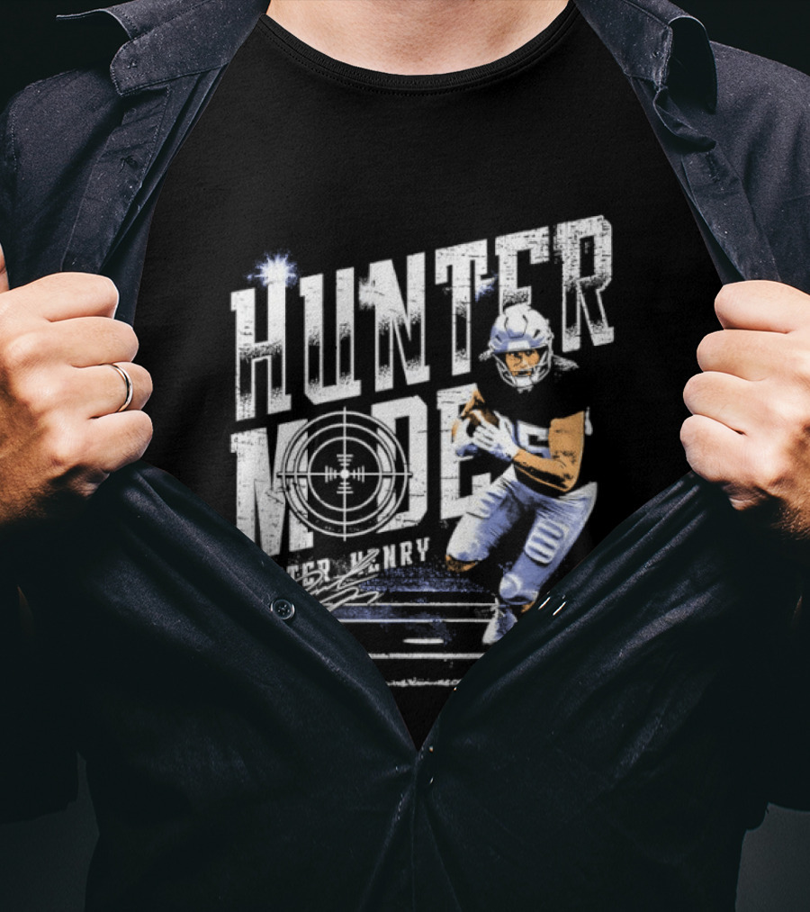 Hunter Henry Hunter Mode New England Patriots Target Accuracy Football T-Shirt