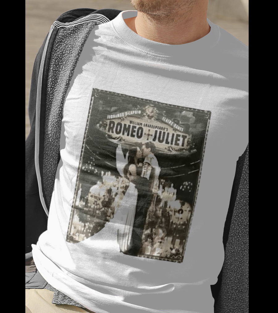 William Shakespeare's Romeo And Juliet Leonardo Claire Iconic Romantic Scene T-Shirt