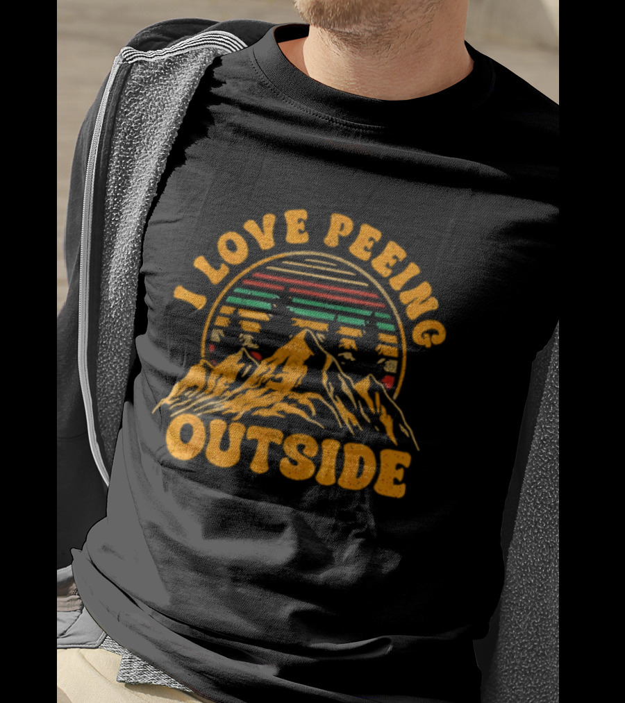I Love Peeing Outside Retro Mountain Camping Adventure T-Shirt