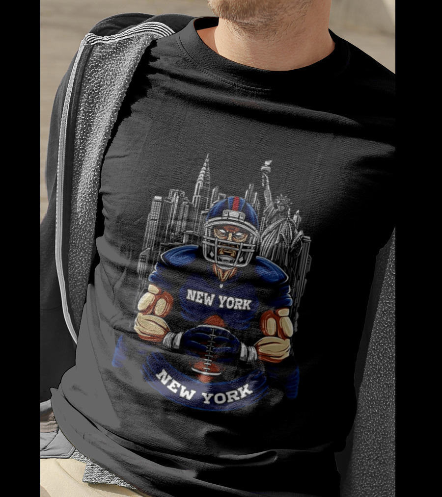 New York Giants Football Player Skyline Statue Of Liberty T-Shirt