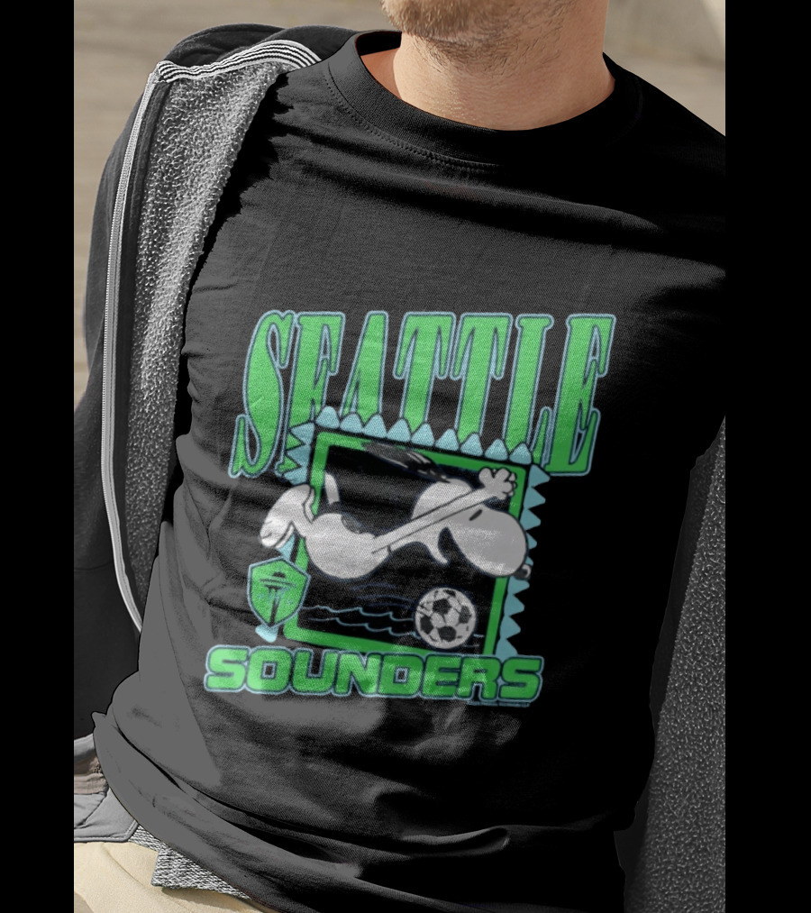 Peanuts Snoopy Seattle Sounders Soccer Collaboration T-Shirt