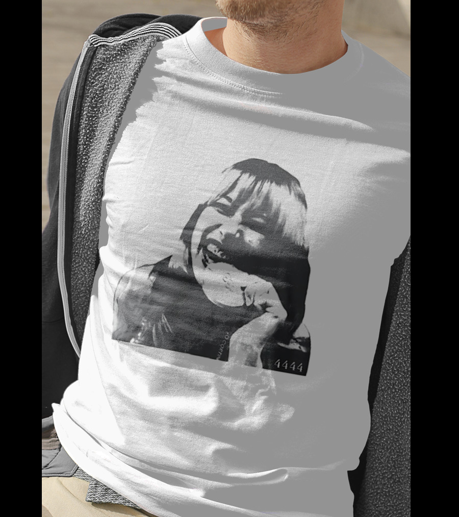 Alysa Liu Gold Medalist Joyful Celebration Halftone 4444 T-Shirt