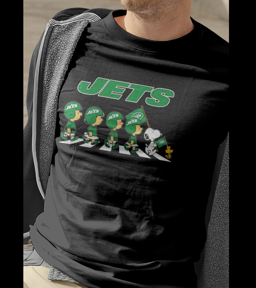Peanuts New York Jets Snoopy Woodstock Football Abbey Road Parade T-Shirt