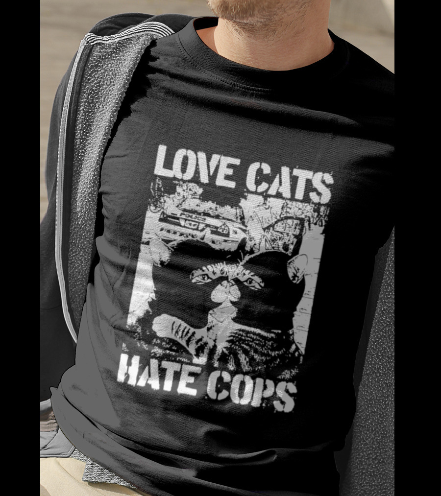 Love Cats Hate Cops Cat Image T-Shirt