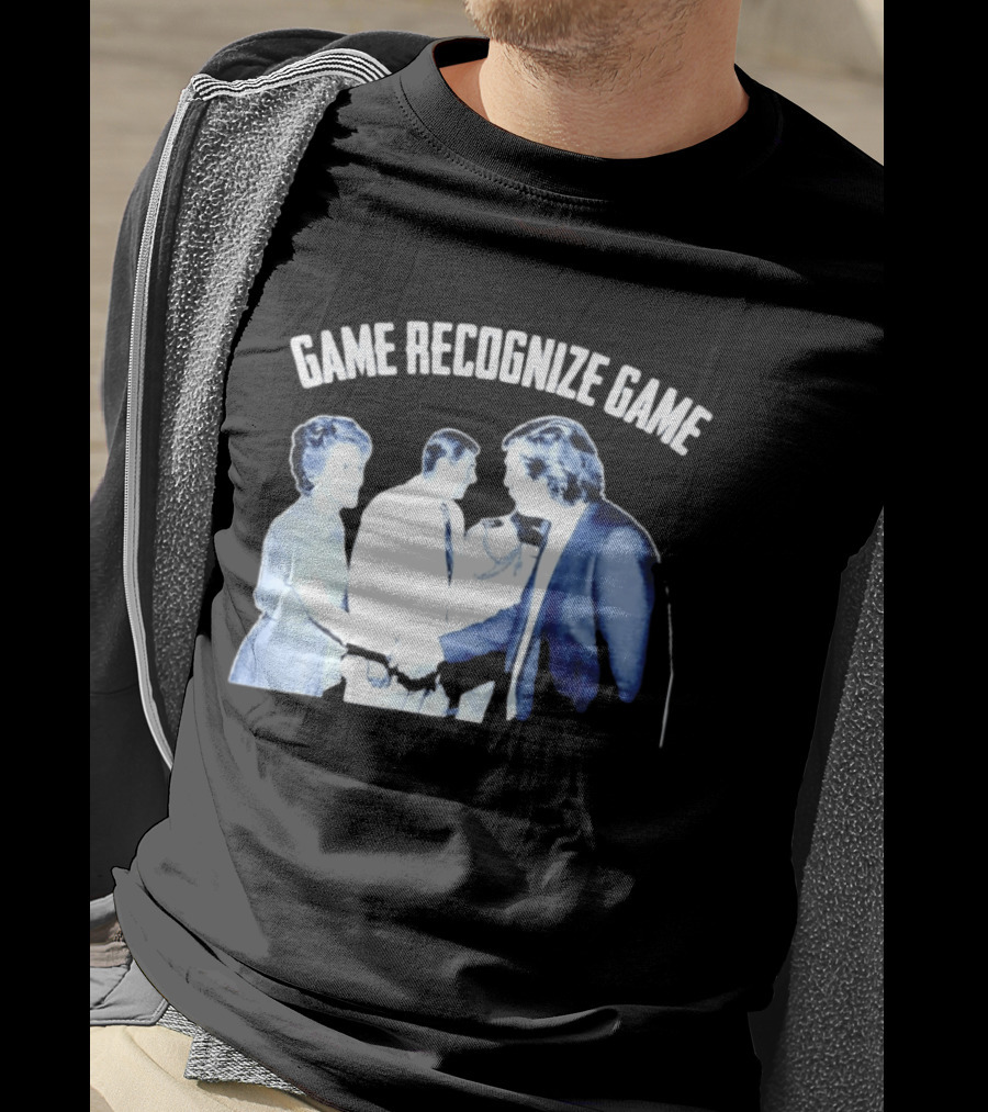 Game Recognize Game Donald Trump Shakes Hands With Ronald Reagan T-Shirt