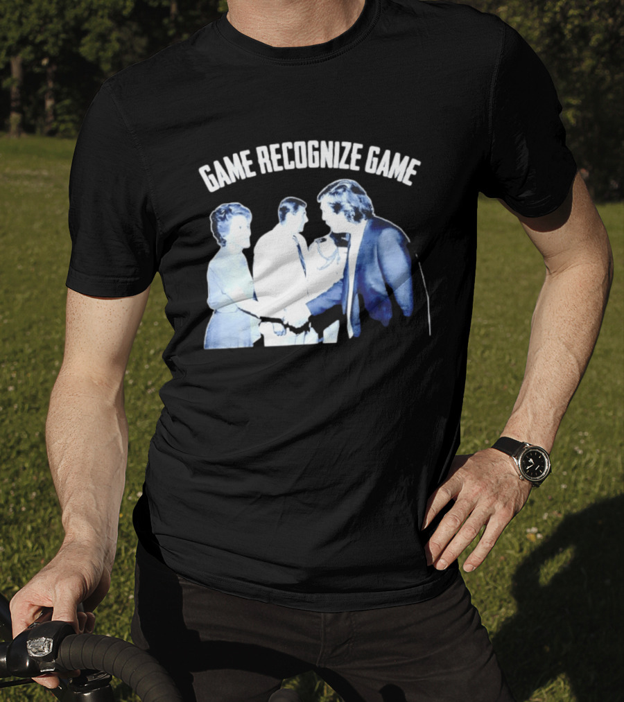 Game Recognize Game Donald Trump Shakes Hands With Ronald Reagan T-Shirt
