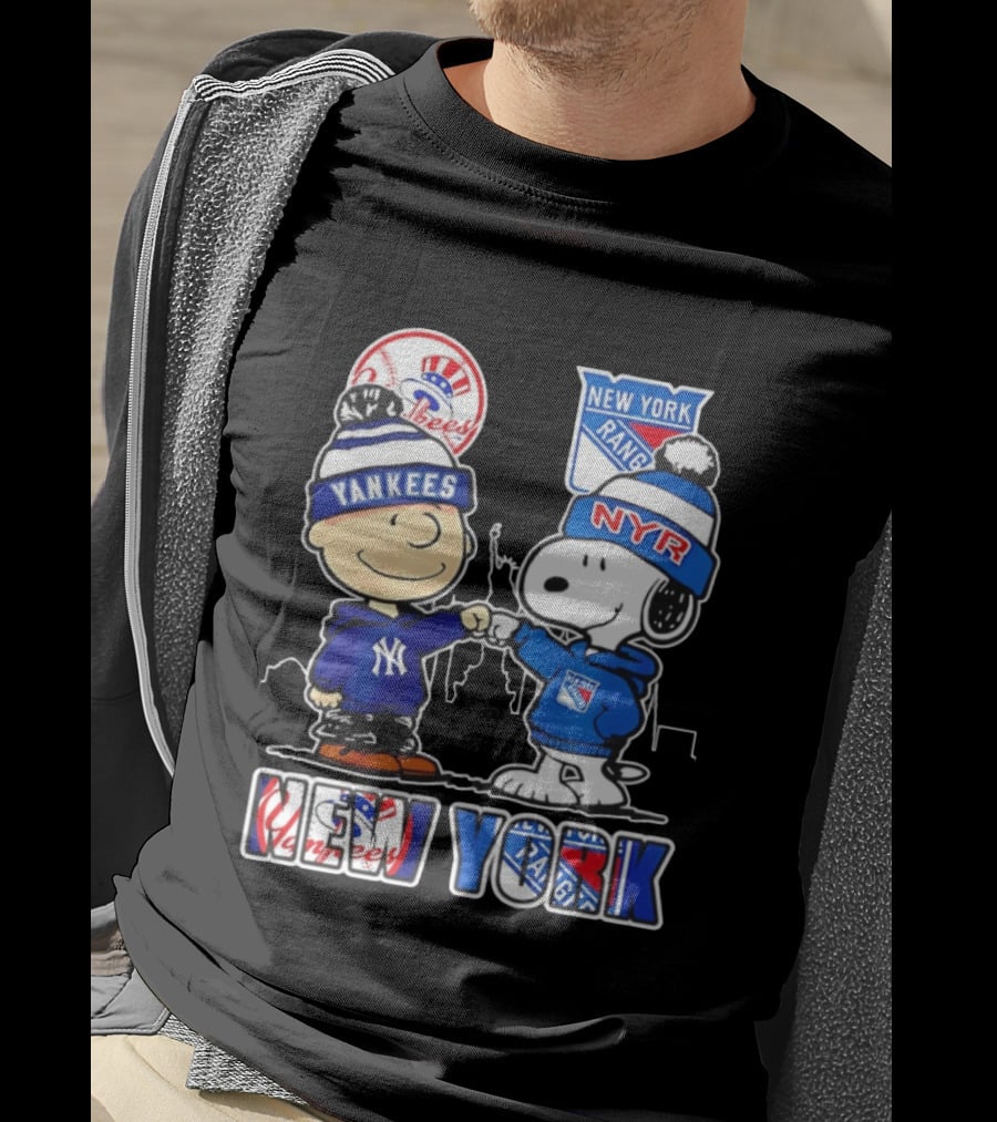 New York Yankees Vs Rangers Charlie Brown Snoopy Fan Gear T-Shirt