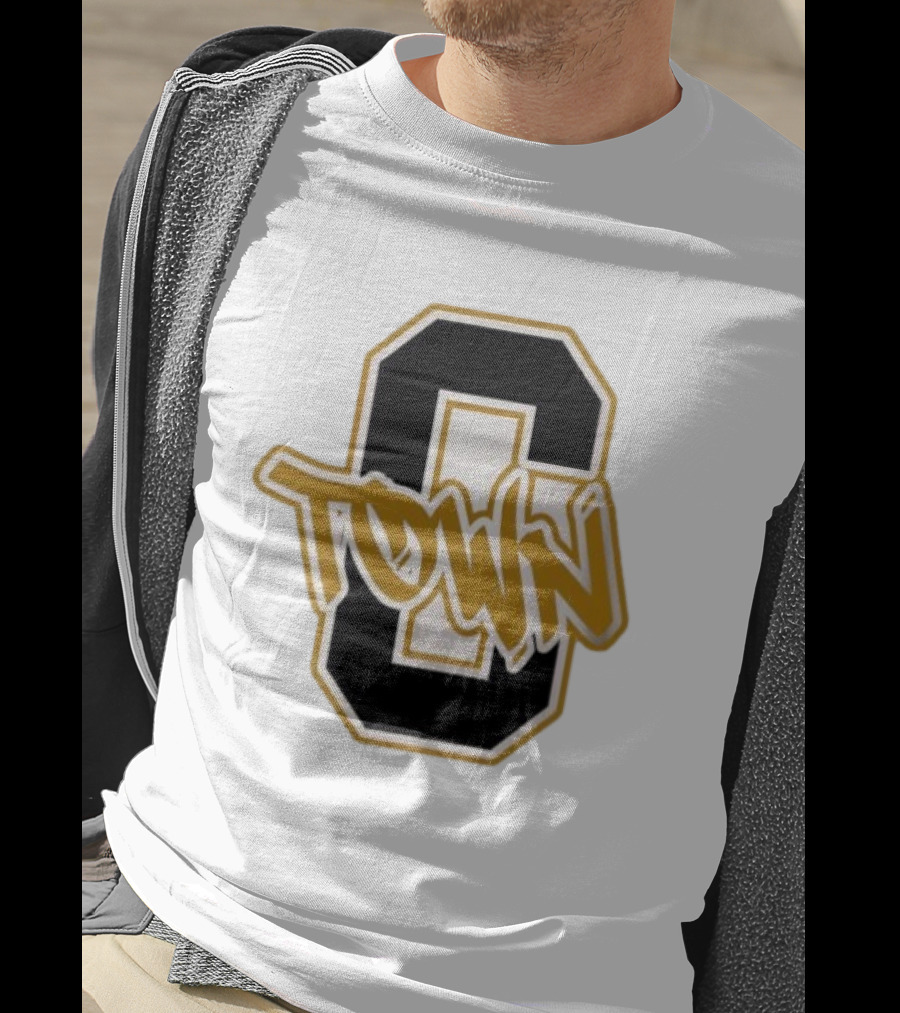 O Town Vintage Varsity Style בצ פjfgh T-Shirt