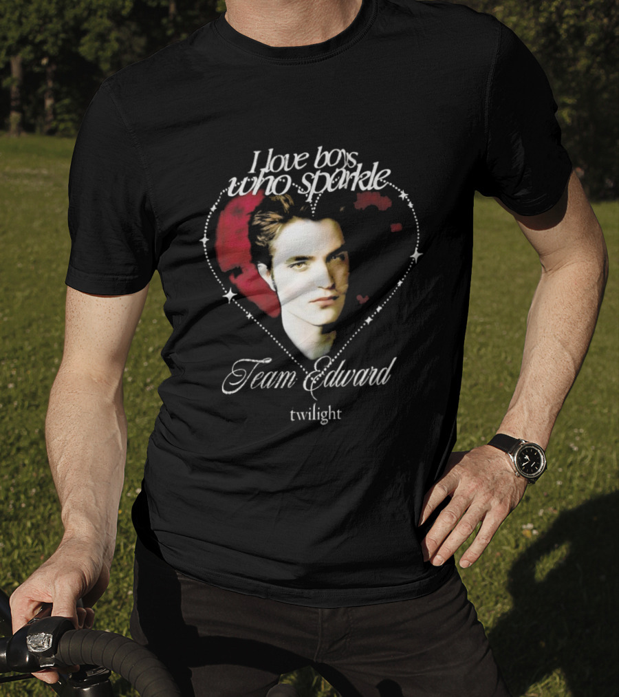 I Love Boys Who Sparkle Team Edward Twilight Heart Design T-Shirt
