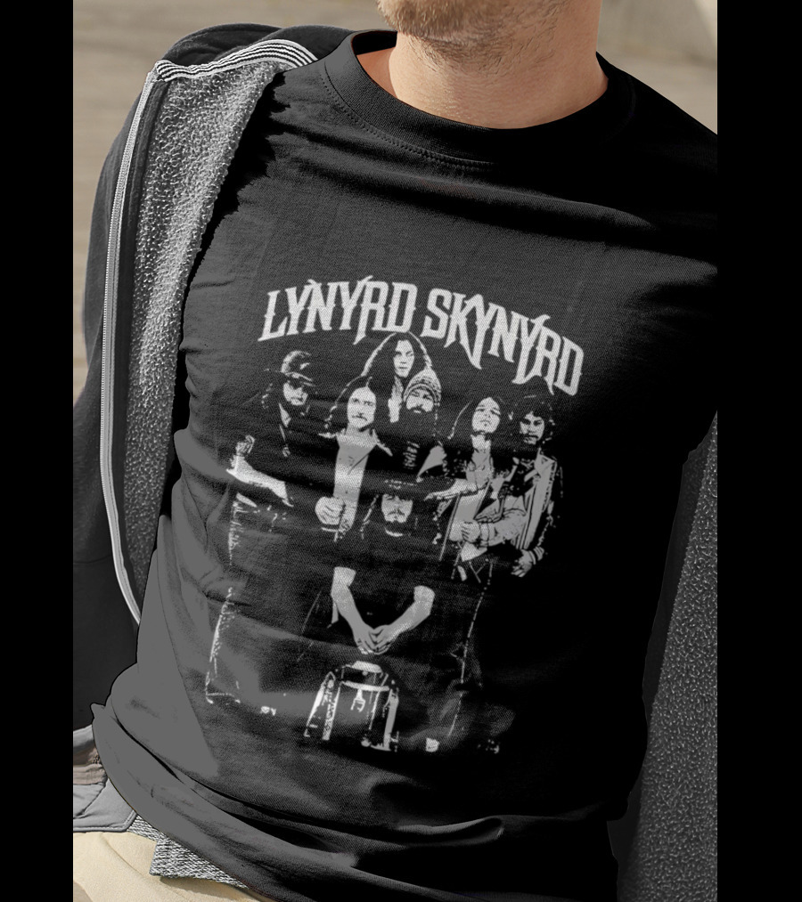 Lynyrd Skynyrd Band Group Photo Vintage Style T-Shirt