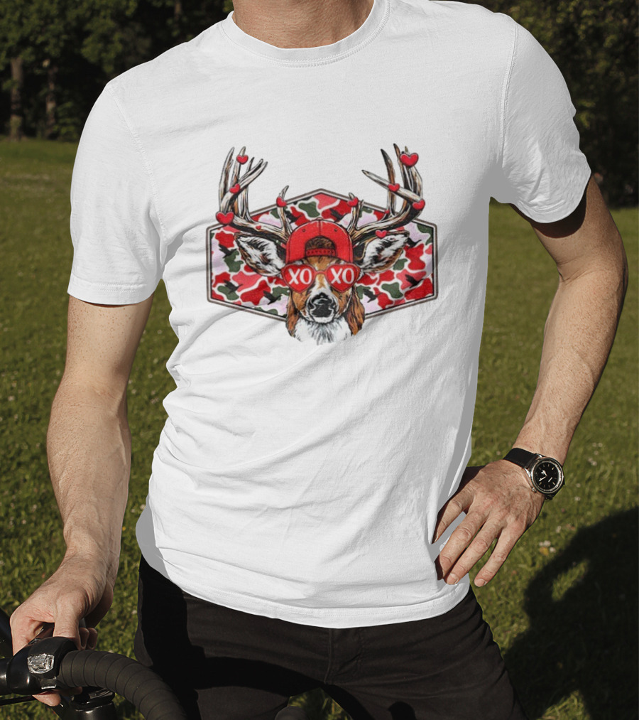 Deer Hunter Valentines Day XO XO Hearts Antler Camo T-Shirt