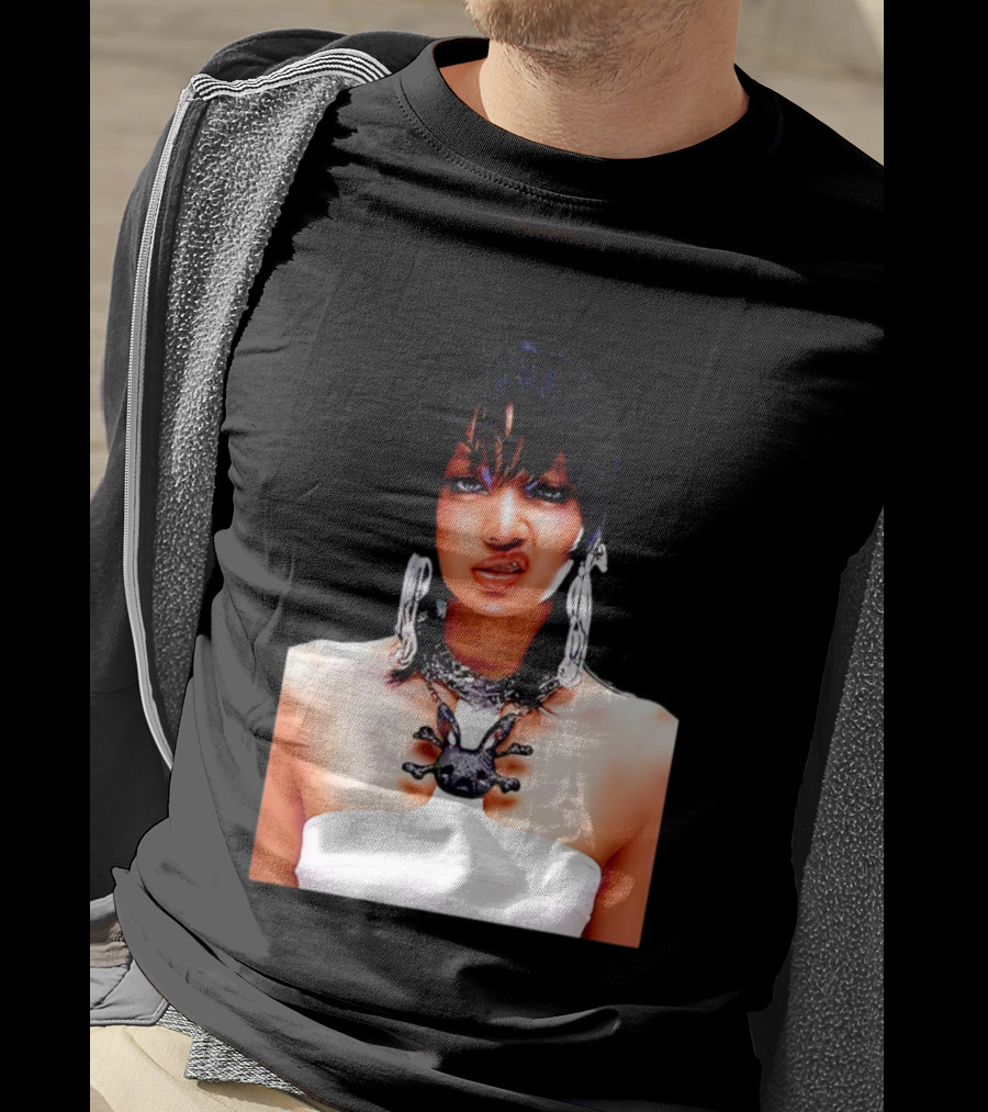 Lisa Rockstar Blackpink V1 Necklace And Earrings T-Shirt