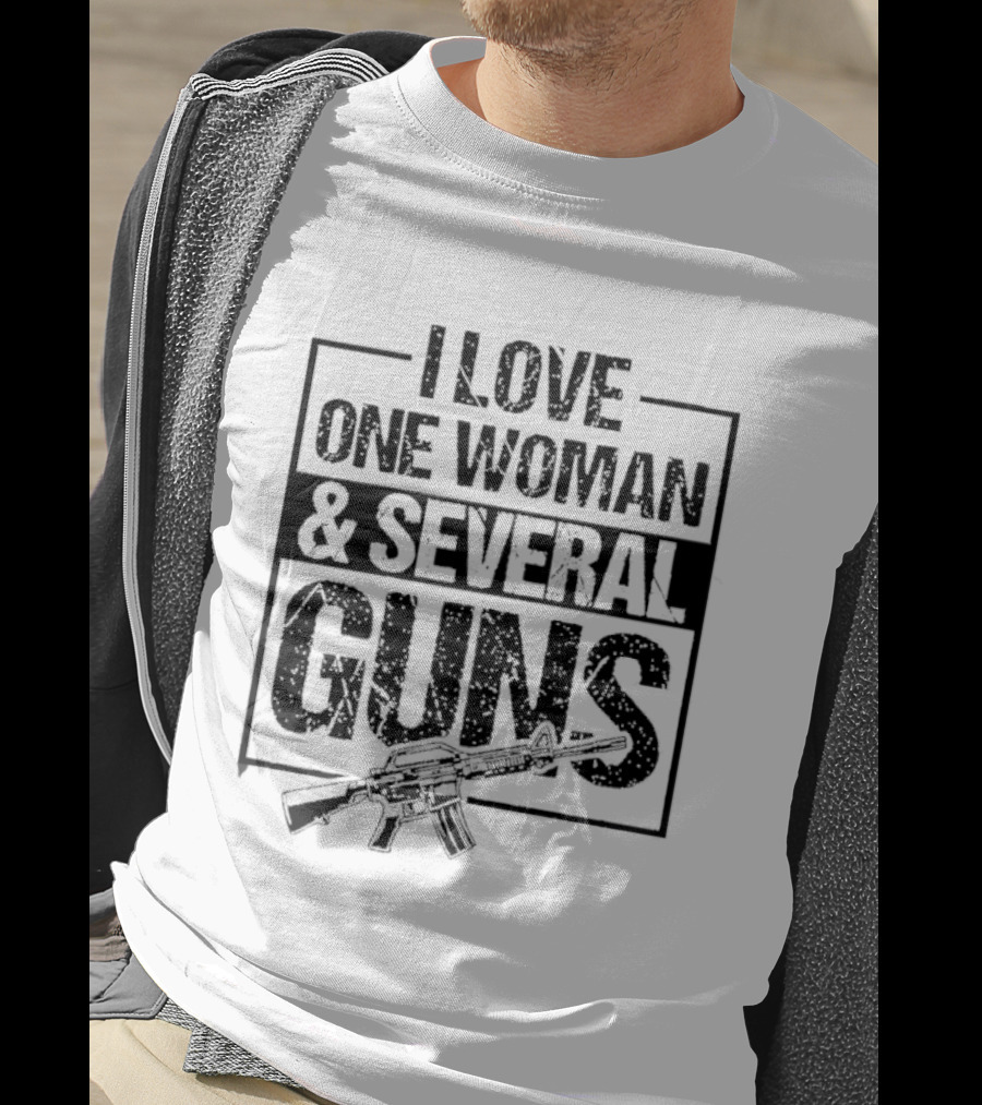 I Love One Woman And Several Guns Vintage American Flag And Bullet Pistols T-Shirt