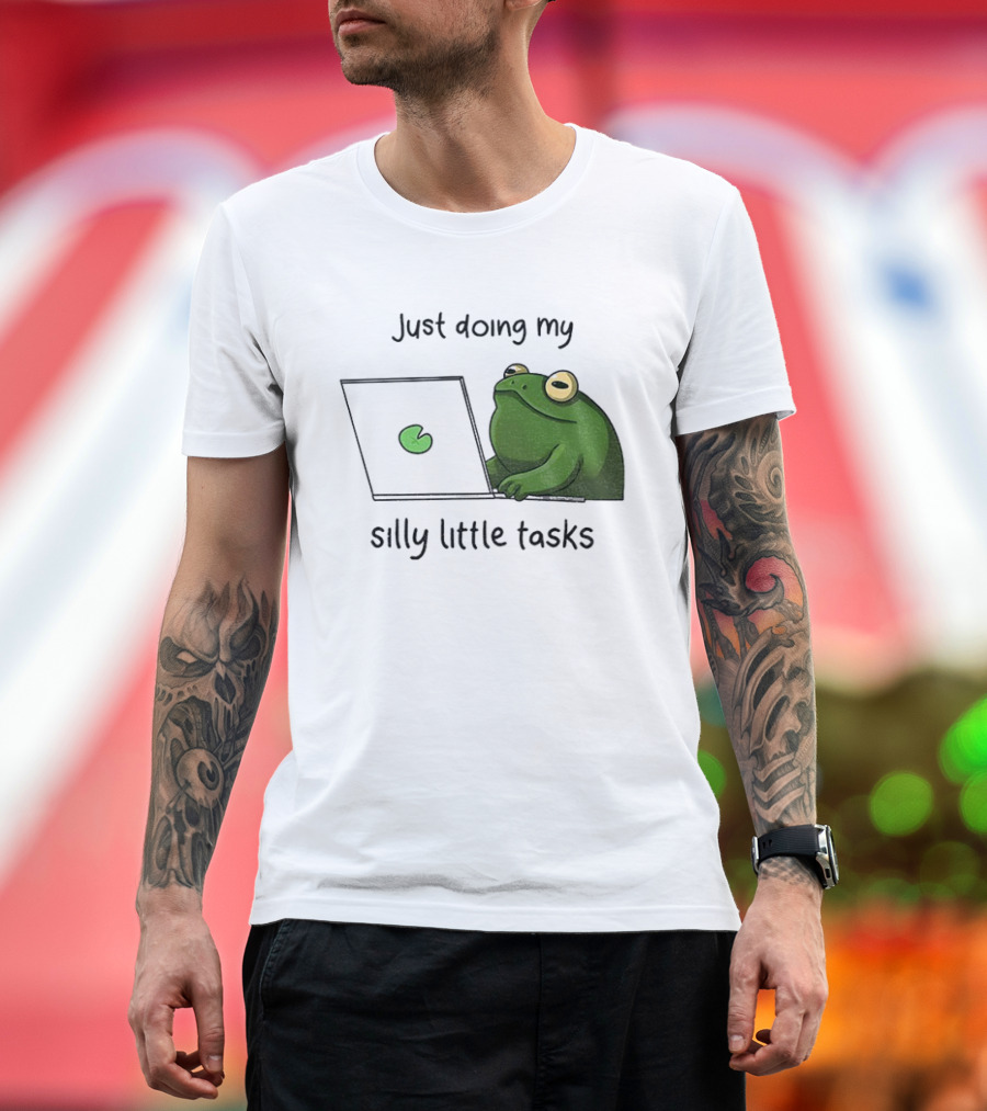 Silly Frog Doing My Little Tasks Playful Green T-Shirt