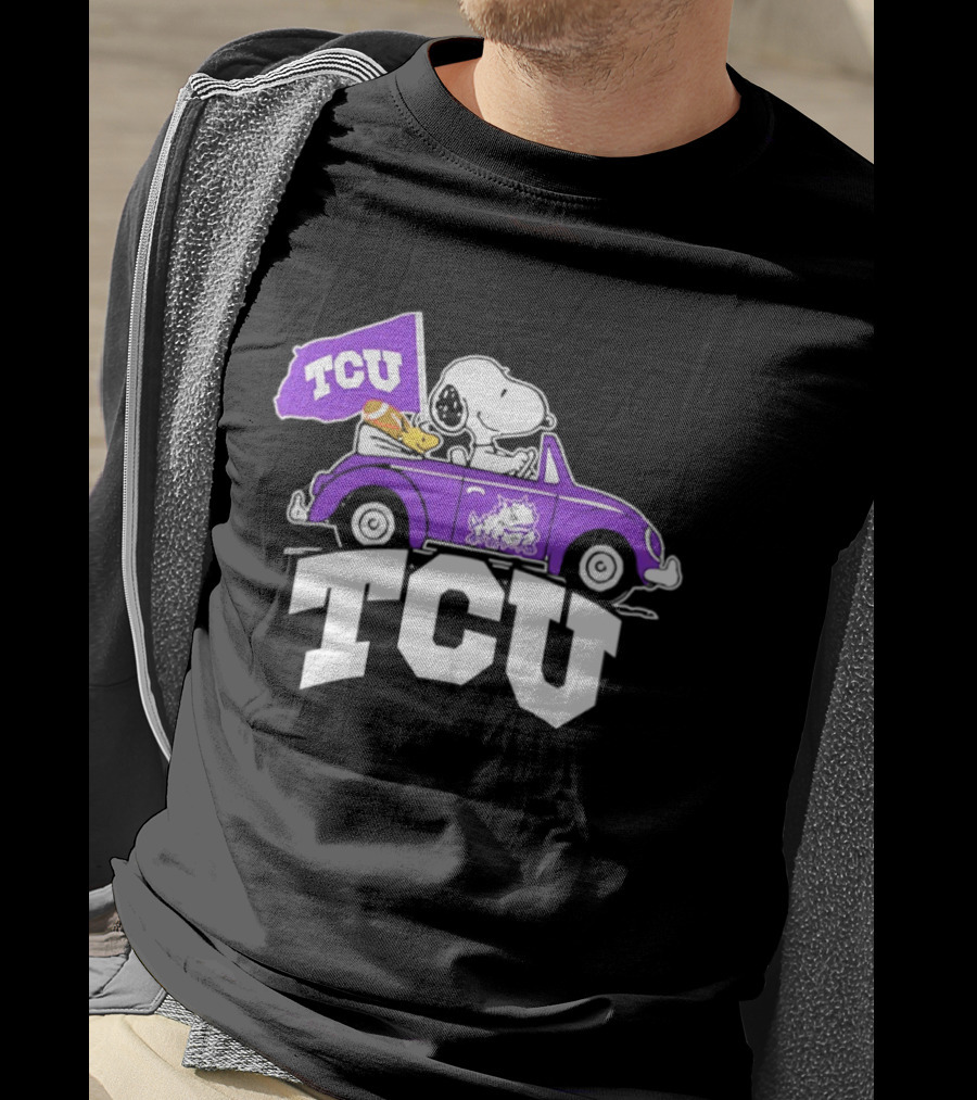 Snoopy Woodstock Driving Purple Car TCU Horned Frogs Flag T-Shirt