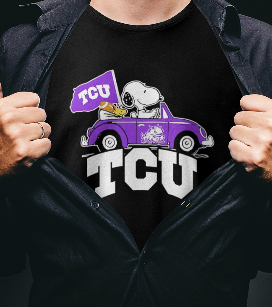 Snoopy Woodstock Driving Purple Car TCU Horned Frogs Flag T-Shirt