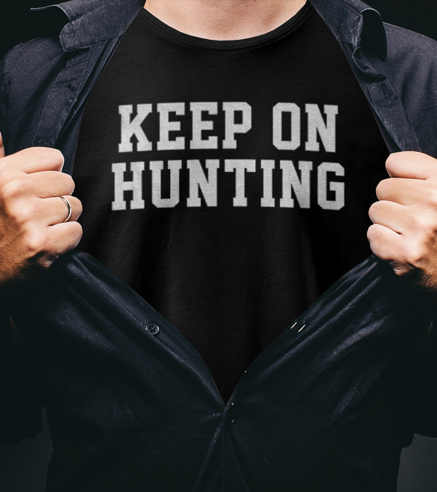 Keep On Hunting Reed Blankenship Philadelphia Eagles Football NFL Fandom Gear T-Shirt