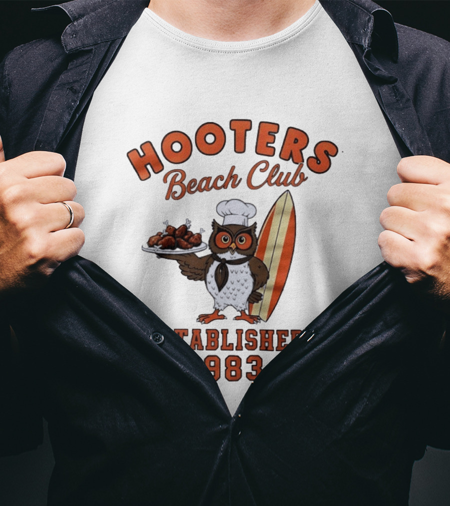 Hooters Beach Club Own Chef Chicken Legs Surfing Owl Established 1983 T-Shirt