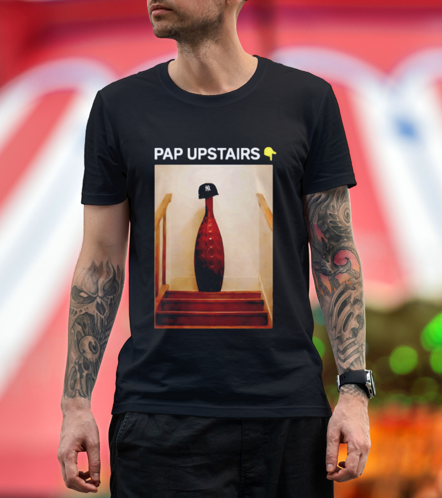PAP UPSTAIRS New York Yankees Iconic Hat Emoji Stairs T-Shirt