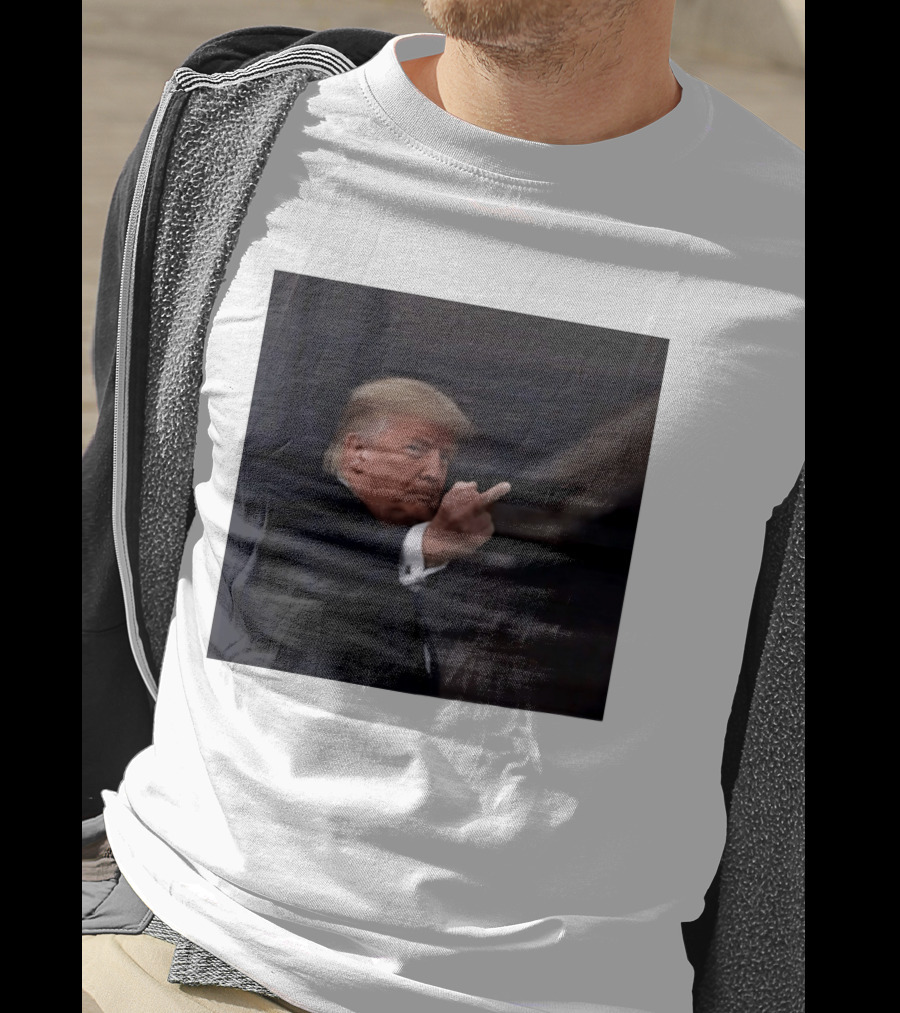 Trump Middle Finger At Heckler T-Shirt