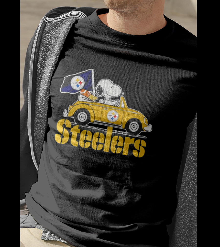 Pittsburgh Steelers Snoopy Woodstock Driving Yellow Car T-Shirt