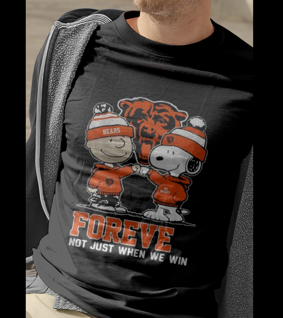 Snoopy Charlie Brown Chicago Bears Football Forever Not Just When We Win T-Shirt