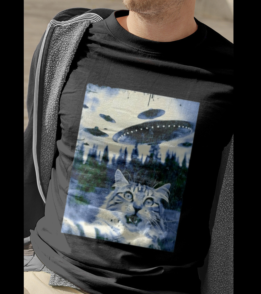 UFO Cat Extraterrestrial Surprise Scene T-Shirt