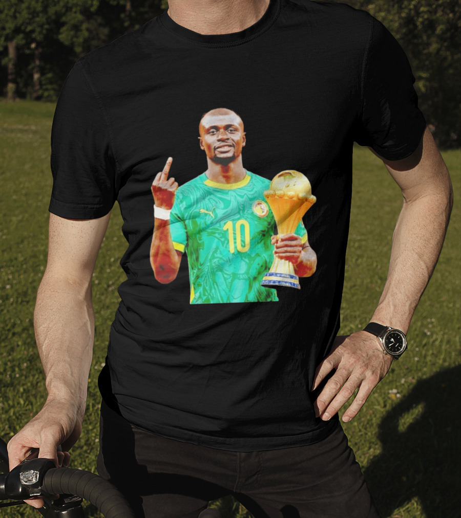 Sadio Mane Number 10 Senegal Jersey Holding Trophy Middle Finger T-Shirt