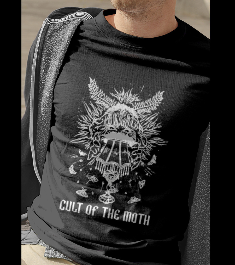 Cult Of The Moth Creepy Girl Holding Lamp Eerie Horror T-Shirt