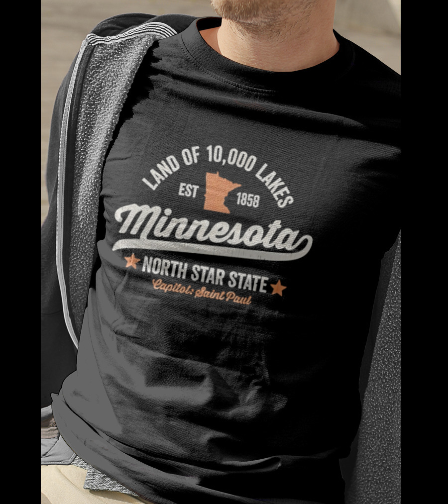 Land Of 10000 Lakes Est 1858 Minnesota North Star State Capitol Saint Paul T-Shirt