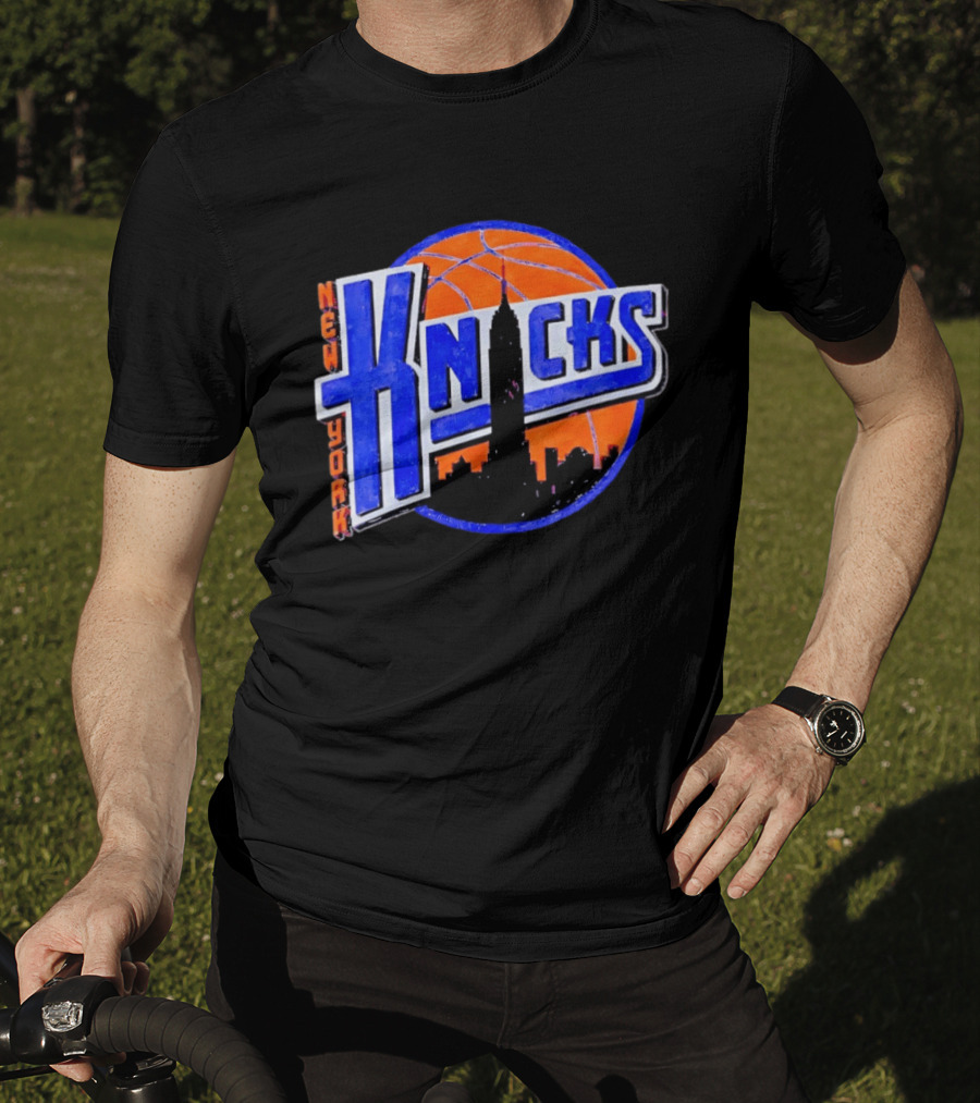 New York Knicks NBA Old School Basketball Skyline 2026 T-Shirt
