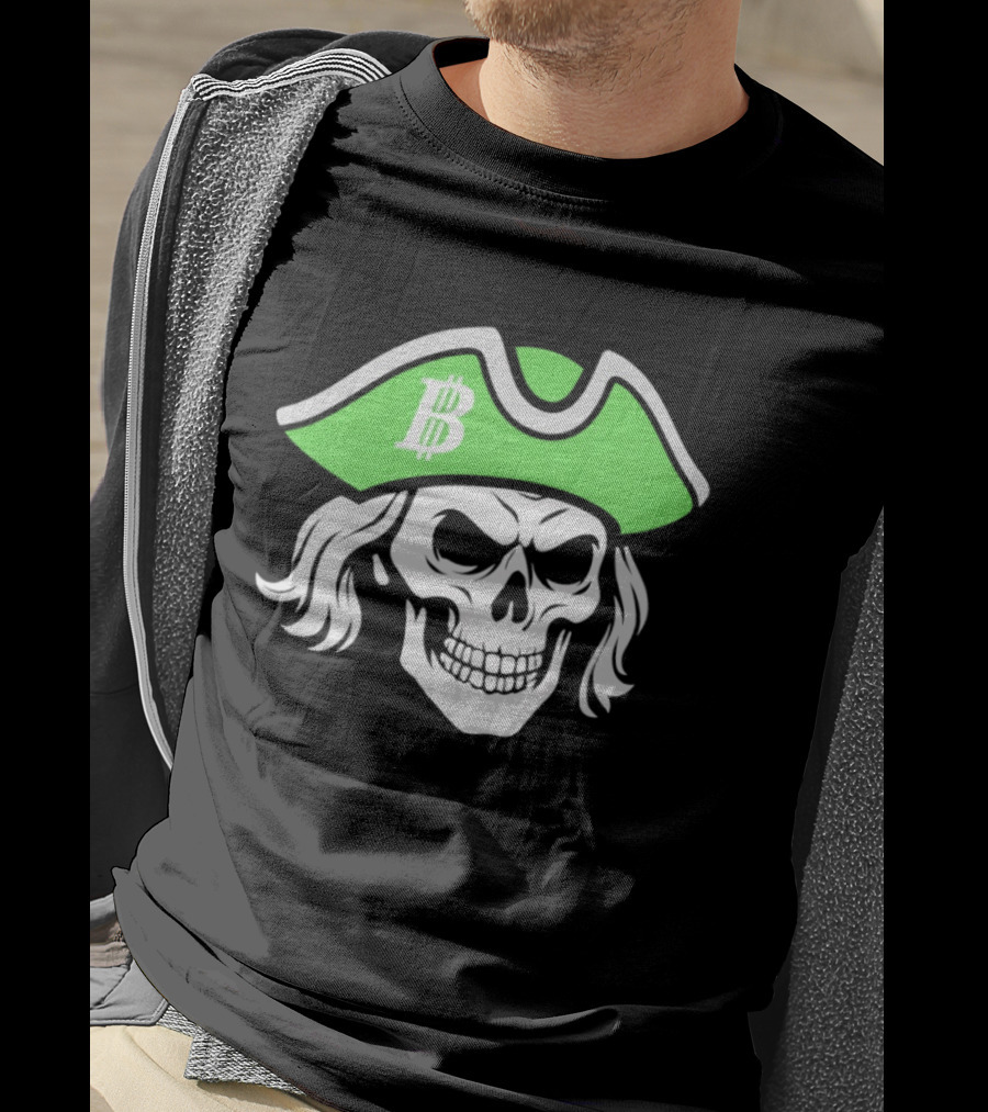Pennsylvania Benjamins Skull With Pirate Hat Featuring Bitcoin T-Shirt
