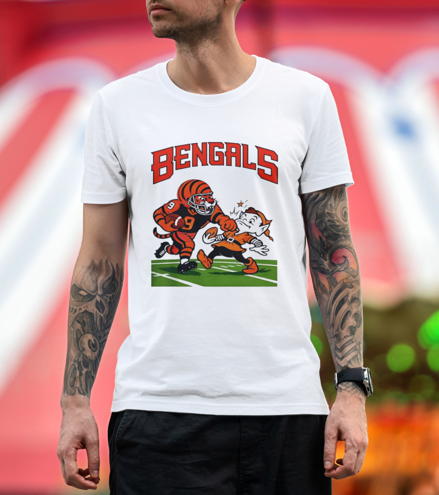 Bengals Tiger Player Tackling Browns Elf Cleveland Rivalry T-Shirt