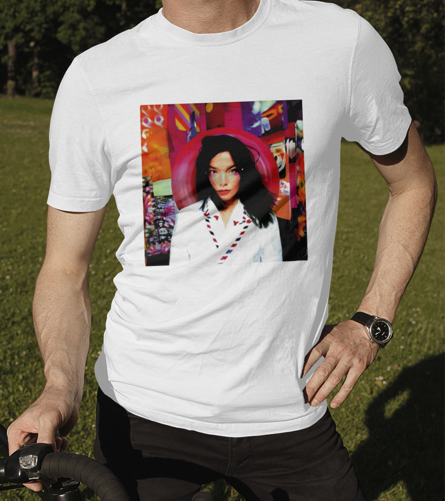 Anne Hathaway Björk And T-Shirt