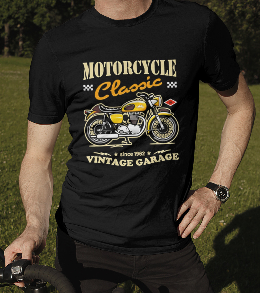 Motorcycle Classic Vintage Garage Since 1962 T-Shirt