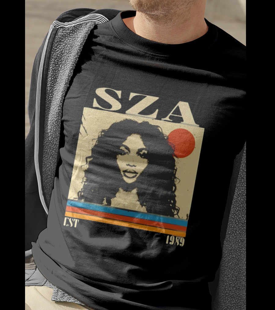 SZA EST 1989 Vintage Style Portrait With Retro Sun And Stripes T-Shirt