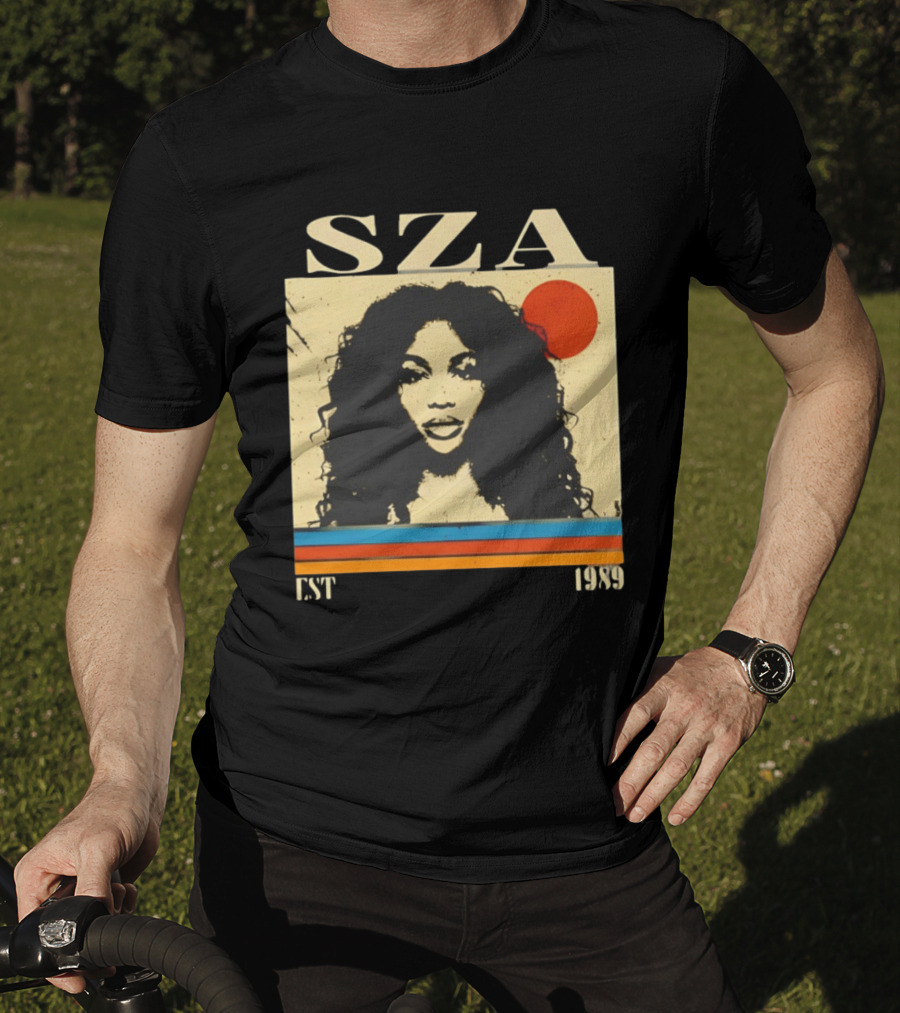 SZA EST 1989 Vintage Style Portrait With Retro Sun And Stripes T-Shirt