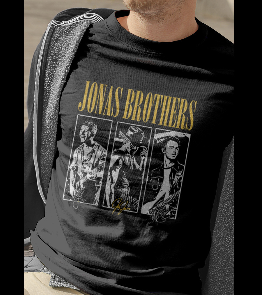 Jonas Brothers 20th Anniversary Tour 2025 Signed Boyband Trio T-Shirt