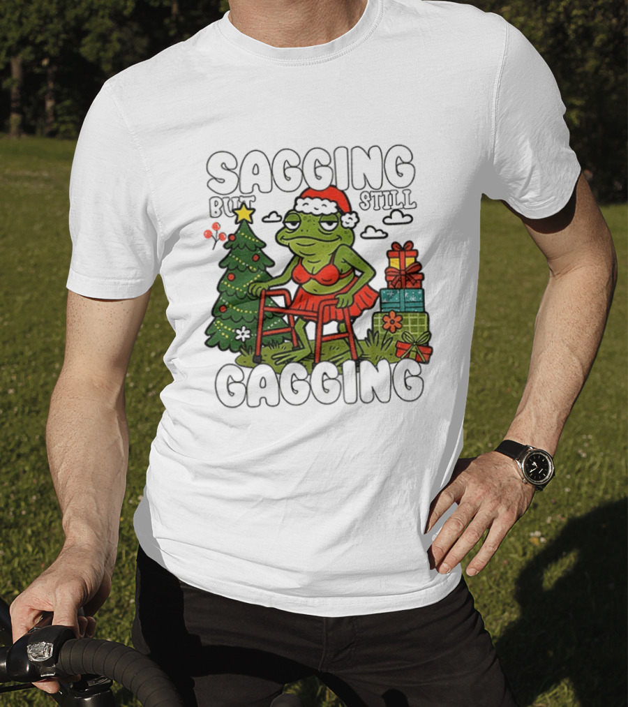 Sagging But Still Gagging Frog Santa Hat Christmas Tree Presents T-Shirt