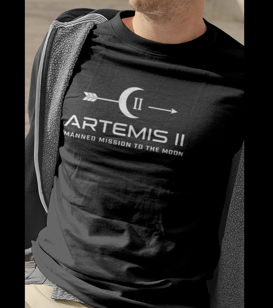 Artemis II Manned Mission To The Moon Arrow And Crescent Moon T-Shirt