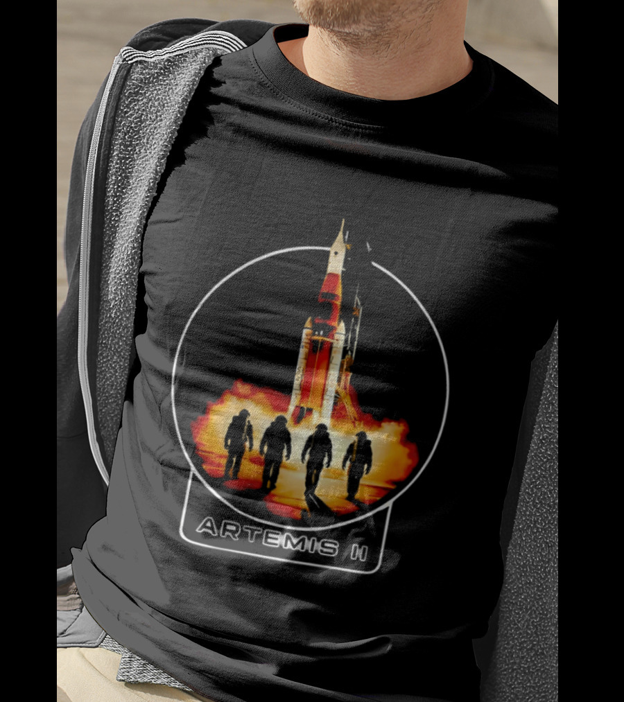 Artemis II Rocket Launch Astronauts And Liftoff T-Shirt