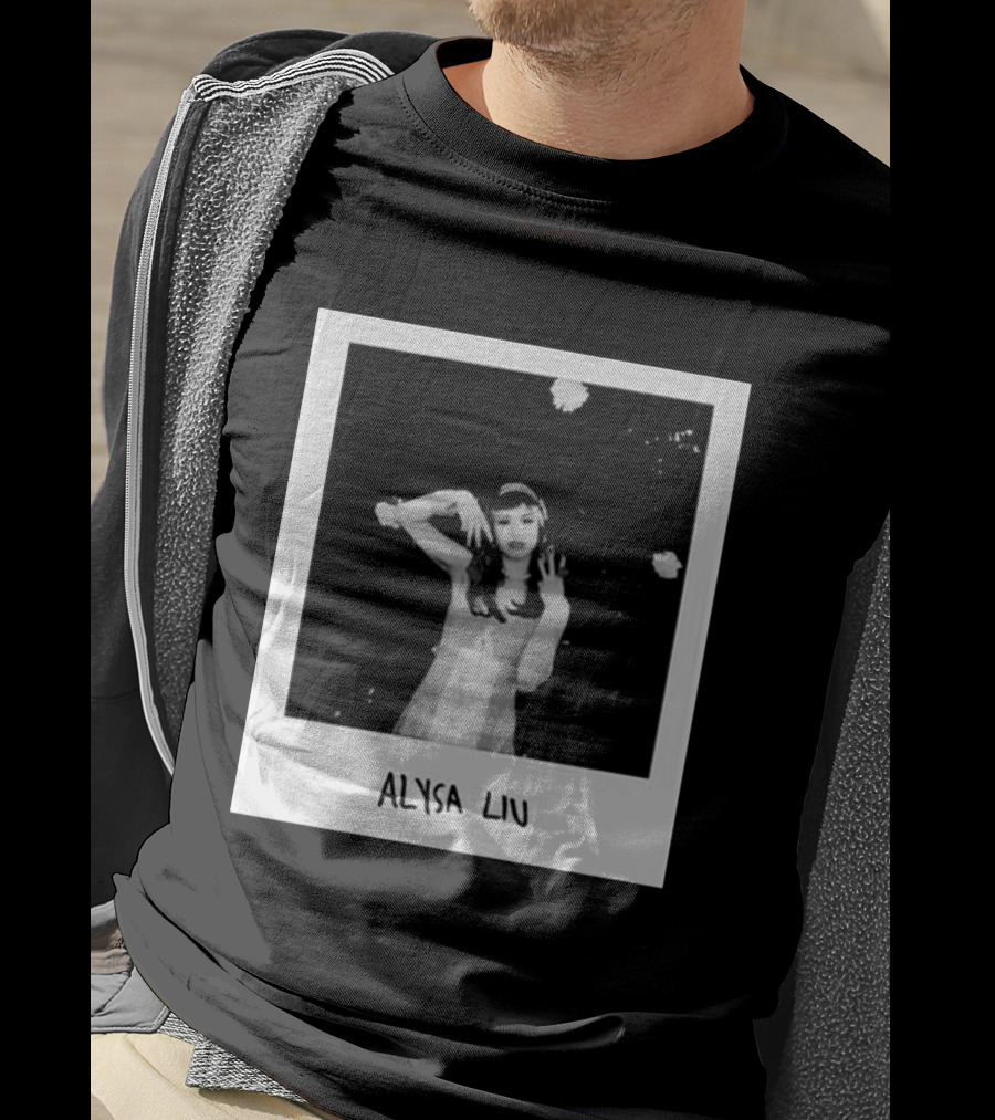 Laufey Alysa Liu 2026 Vintage Monochrome Photography T-Shirt