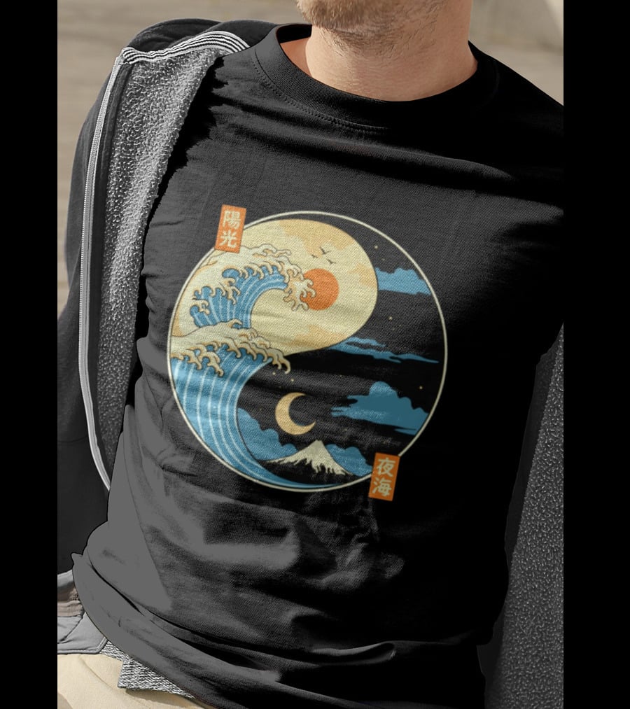 The Great Wave Off Kanagawa And Mount Fuji Yin Yang Sun And Moon Balance T-Shirt
