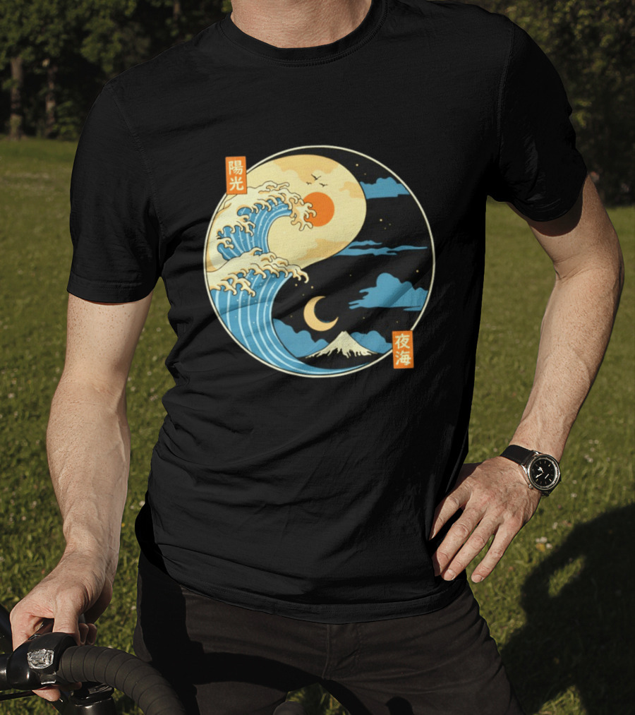 The Great Wave Off Kanagawa And Mount Fuji Yin Yang Sun And Moon Balance T-Shirt