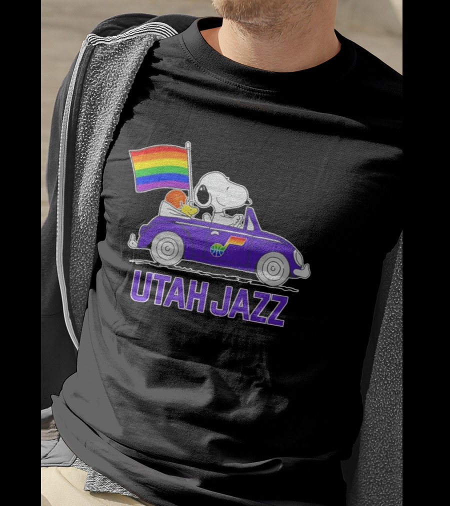 Utah Jazz Snoopy Woodstock Driving Rainbow Flag Car T-Shirt