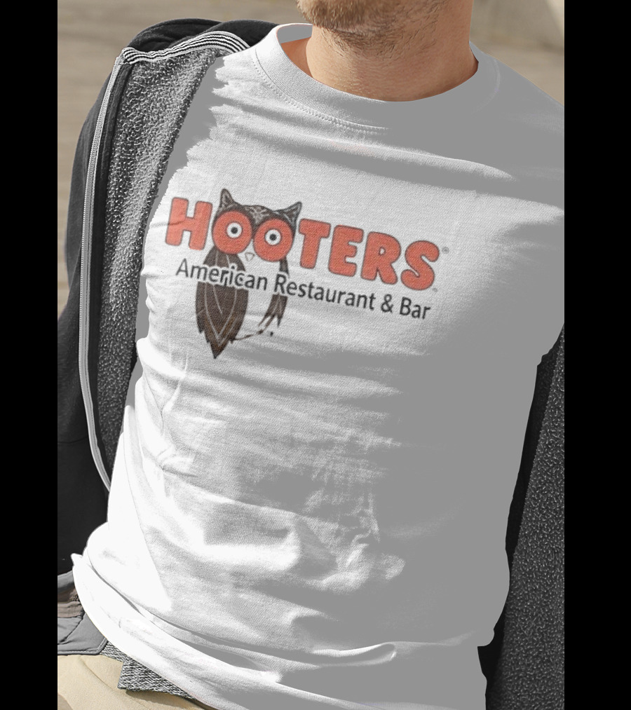Hooters American Restaurant And Bar Owl Icon Trademark T-Shirt