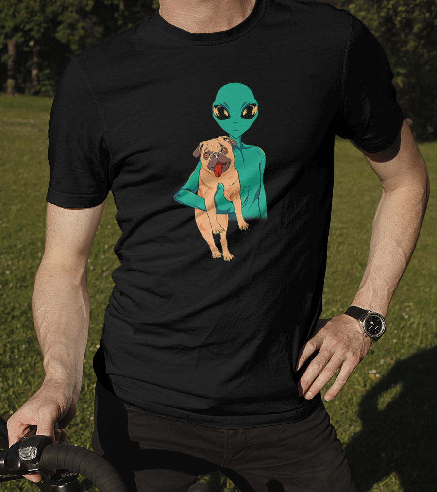 Funny Pug Alien Trippy Dog With Green Extraterrestrial T-Shirt