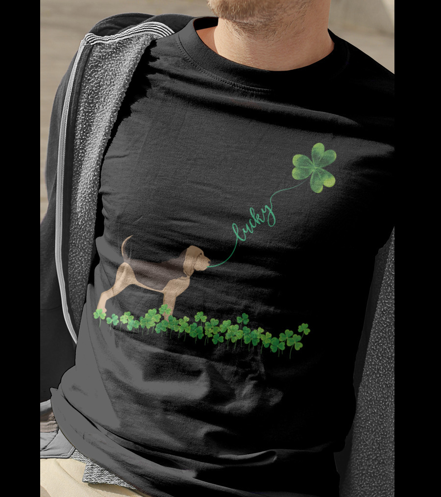 Lucky Bloodhound Dog With Shamrock St Patrick Day T-Shirt
