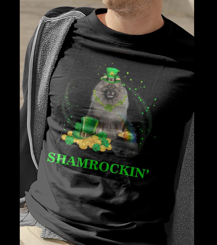 Shamrockin Keeshond St Patricks Day Dog With Green Hat And Gold Coins T-Shirt